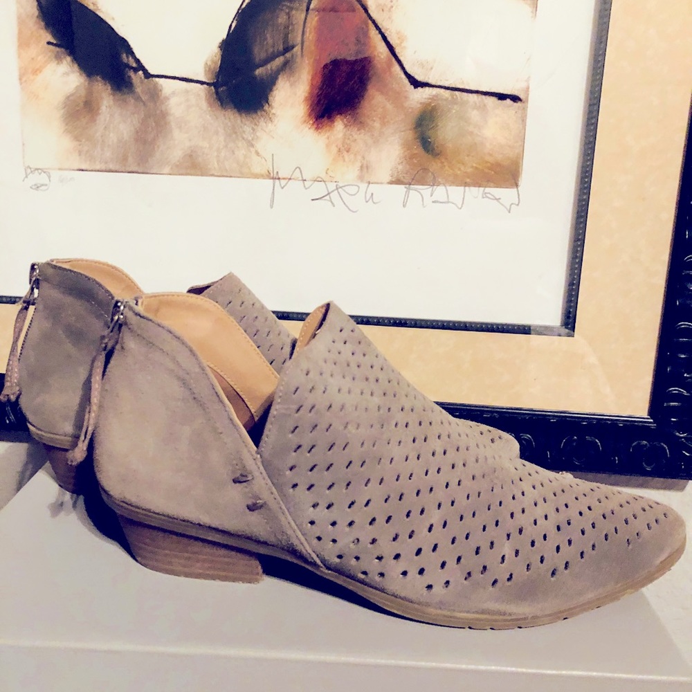 **Like new** Suede booties with zipper in the back.